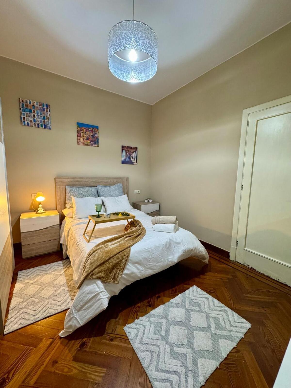 Centro Peatonal 5 Habitaciones Con Balcon Apartamento