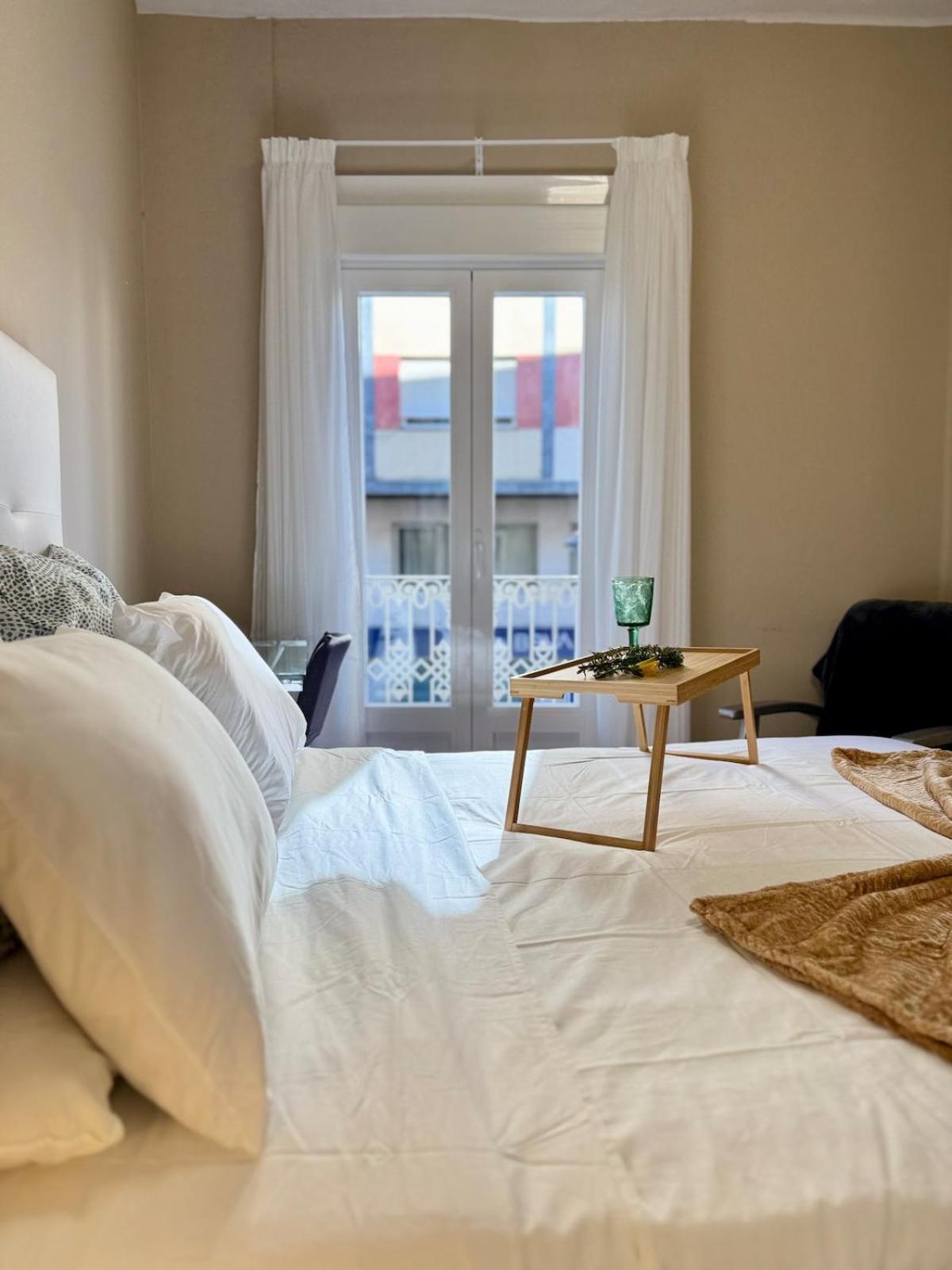 Apartamento Centro Peatonal 5 Habitaciones Con Balcon *