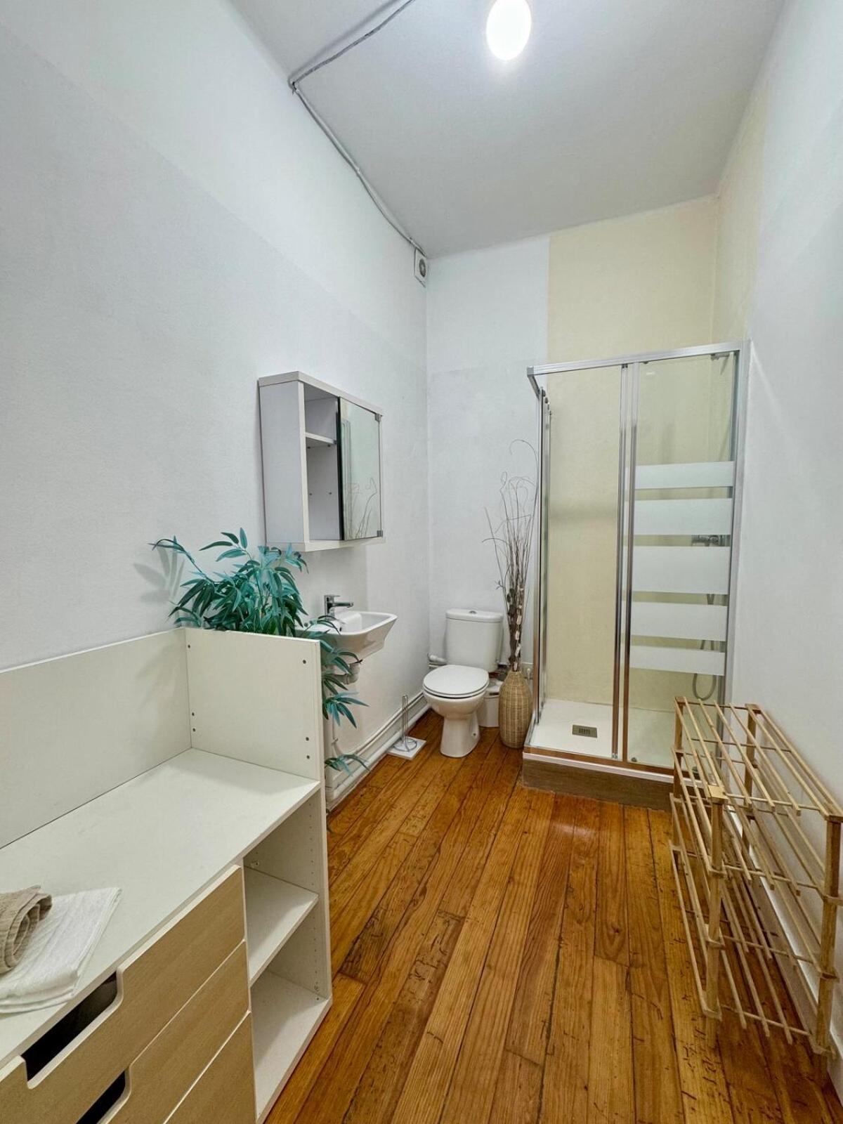 Centro Peatonal 5 Habitaciones Con Balcon Apartamento Vigo